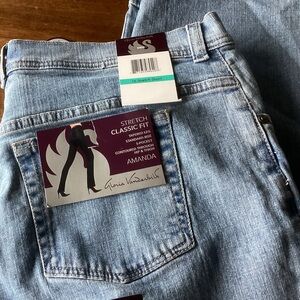 Women’s Gloria Vanderbilt jeans